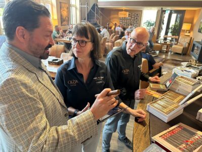 Darren Cioffi presenting his Principle Cigars on a Tuesday evening in Gronau.