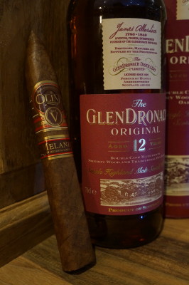 Glendronach 12 & Oliva Melanio (whisky & cigar salon)