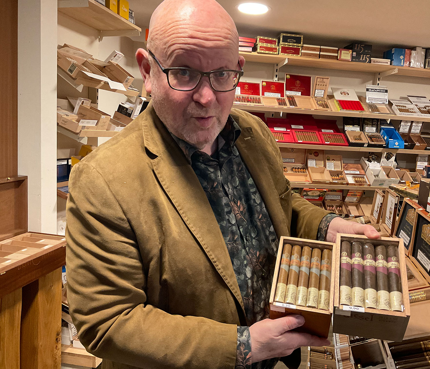 Han Hilderink mit den neuen Diesel Cigars